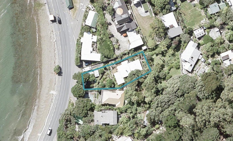 311 Marine Drive, York Bay, Lower Hutt - Carousel 1