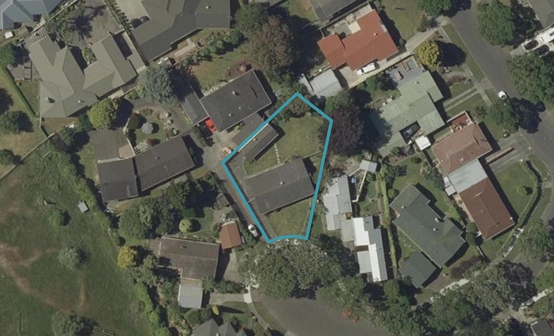 11 Otira Place, Awapuni, Palmerston North - Carousel 1