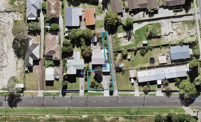 38A Links Road, New Lynn, Auckland - Carousel 1