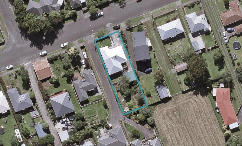 22 Cowling Road, Hurdon, New Plymouth - Carousel 1