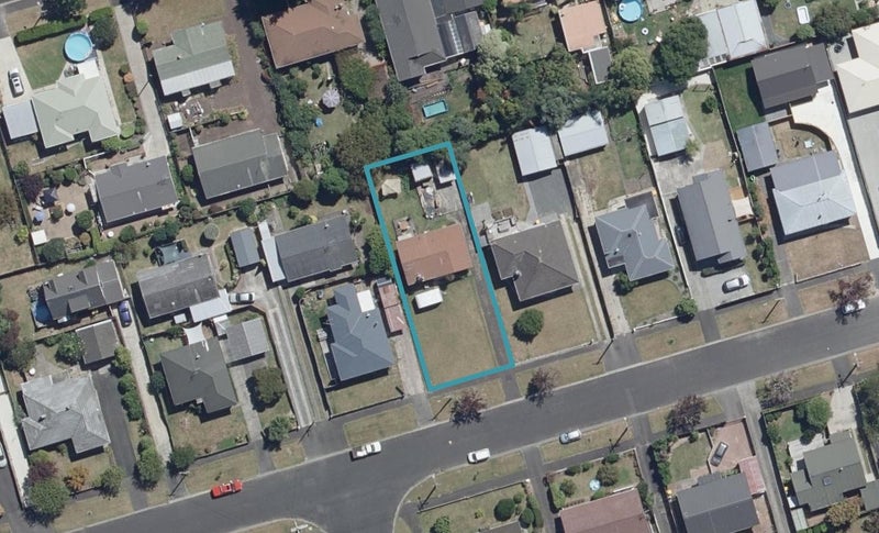 16 Winter Street, Fairfield, Hamilton - Carousel 1