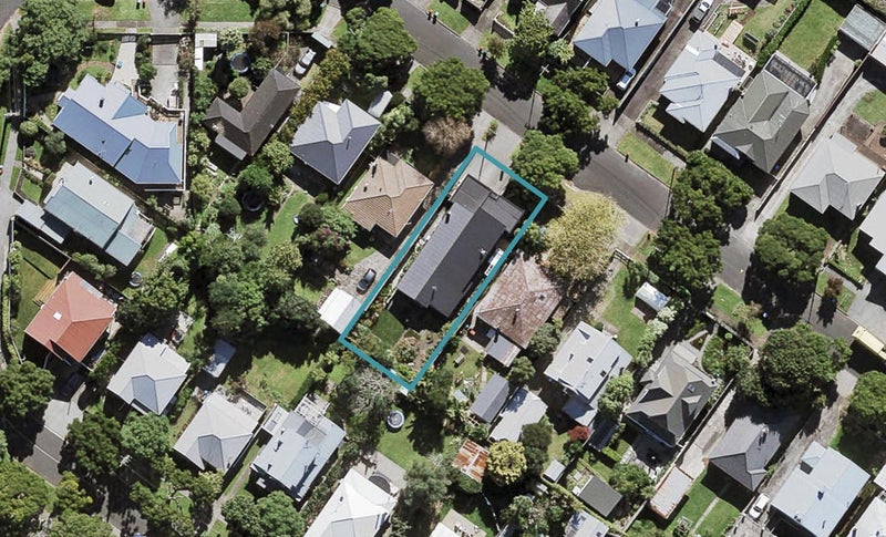 7 Brewster Avenue, Morningside, Auckland - Carousel 1