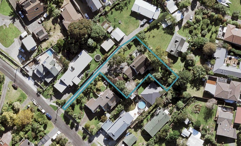 8A Alison Avenue, Herald Island, Auckland - Carousel 1
