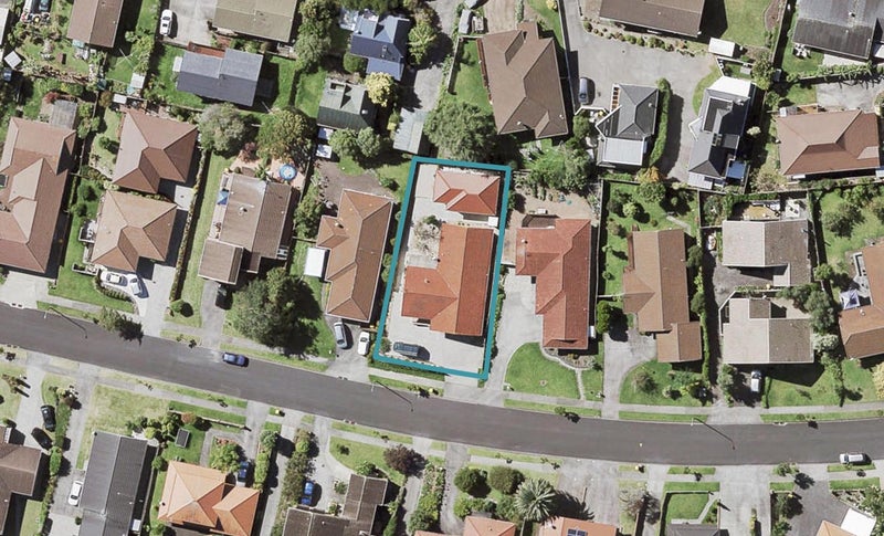 65 Dalwhinnie Parade, Highland Park, Auckland - Carousel 1