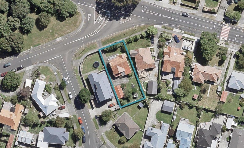 100 Cambridge Terrace, Waterloo, Lower Hutt - Carousel 1