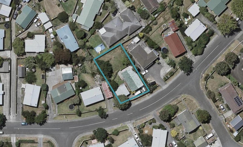 129 Makarini Street, Paraparaumu - Carousel 1