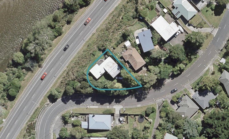 1 Manor Drive, Stokes Valley, Lower Hutt - Carousel 1