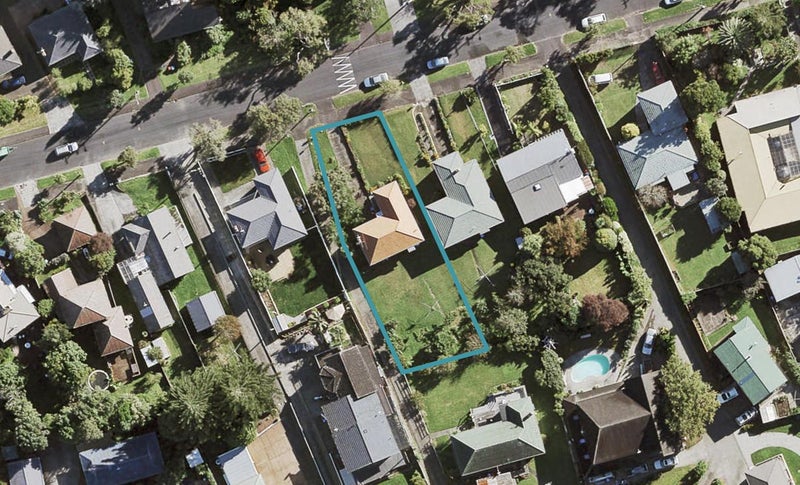 27 Batkin Road, New Windsor, Auckland - Carousel 1
