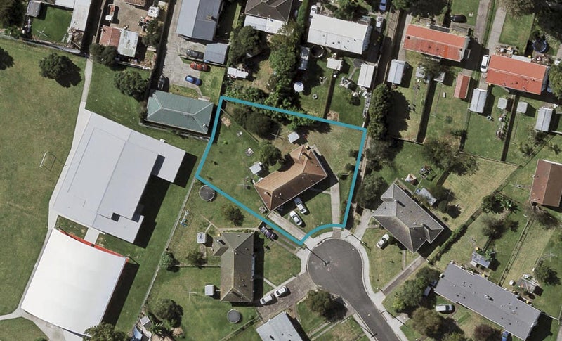 8 Finlay Place, Ōtara, Auckland - Carousel 1