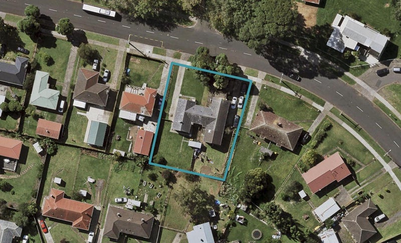 13 Alexander Crescent, Ōtara, Auckland - Carousel 1