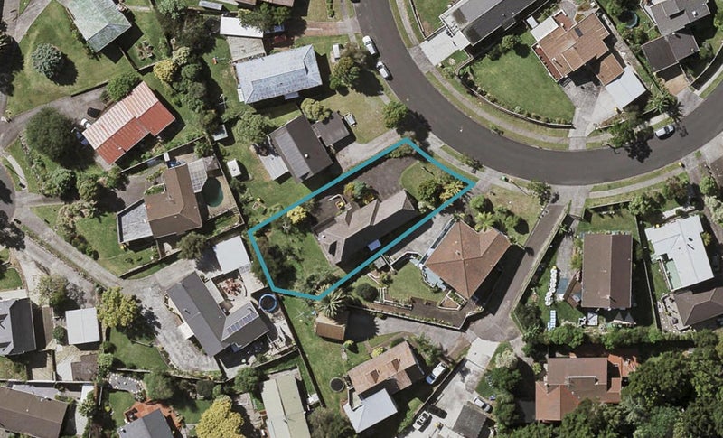 30 Kingsclere Place, Goodwood Heights, Auckland - Carousel 1
