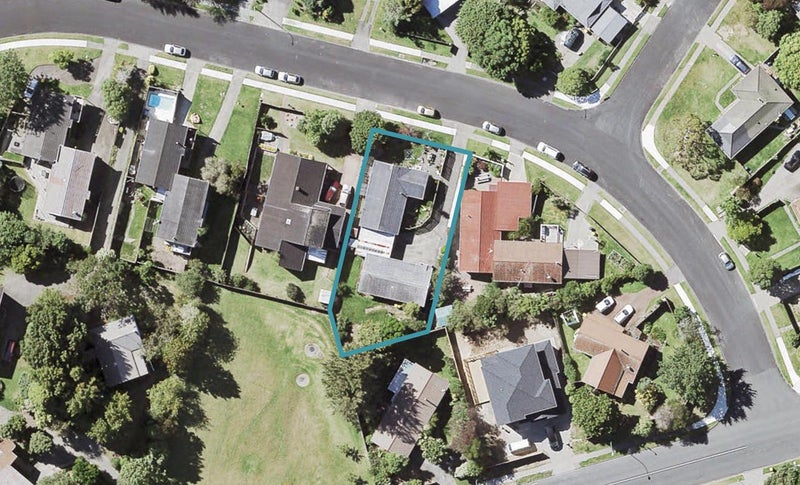2/5 Redwing Street, Browns Bay, Auckland - Carousel 1