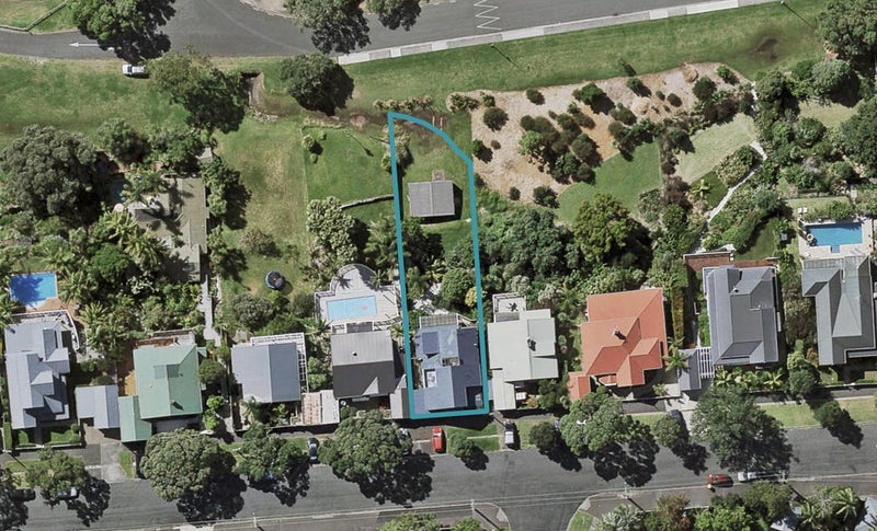 38 Waterview Road, Stanley Point, Auckland - Carousel 1