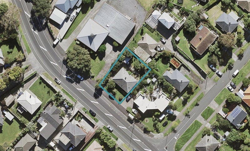 282 Mount Albert Road, Sandringham, Auckland - Carousel 1