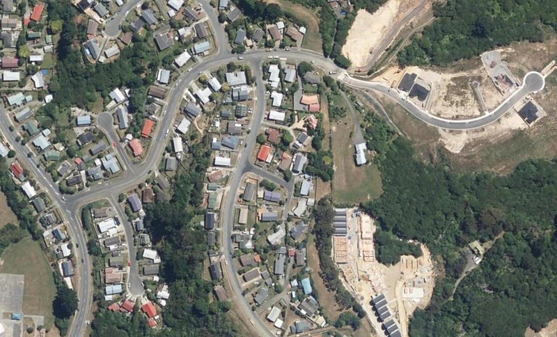 3 Bight Place, Whitby, Porirua - Carousel 1