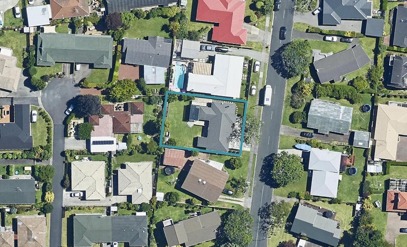 18 Woods Avenue, Matua, Tauranga - Carousel 1