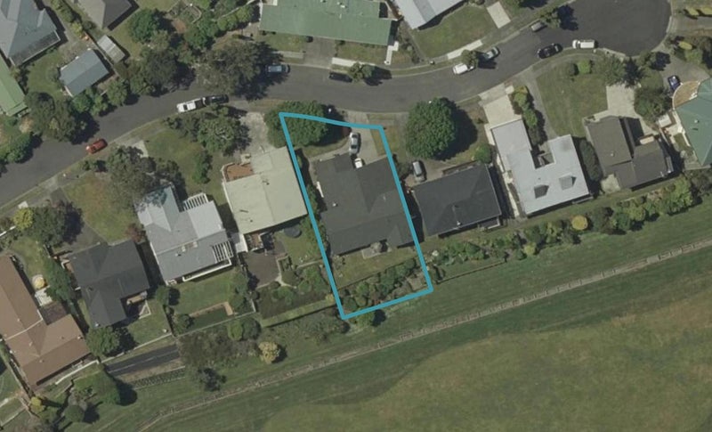 14 Opawa Place, Terrace End, Palmerston North - Carousel 1