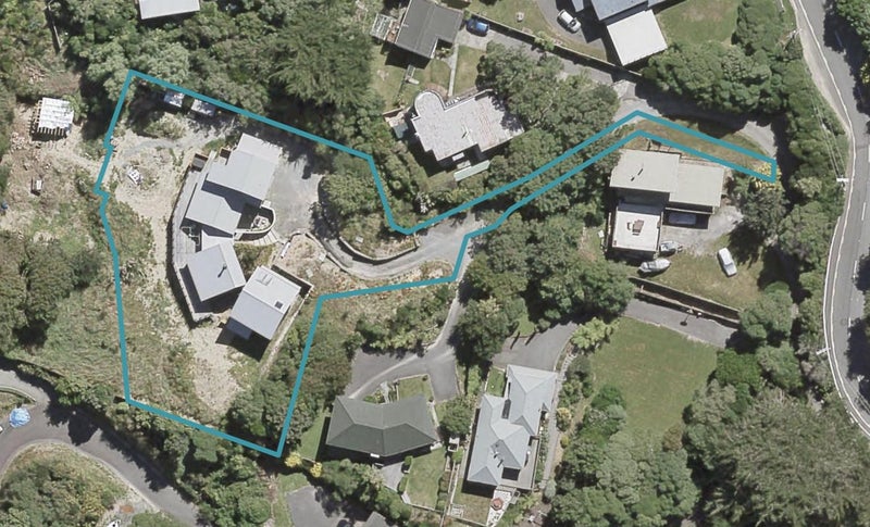 39 Korokoro Road, Korokoro, Lower Hutt - Carousel 1