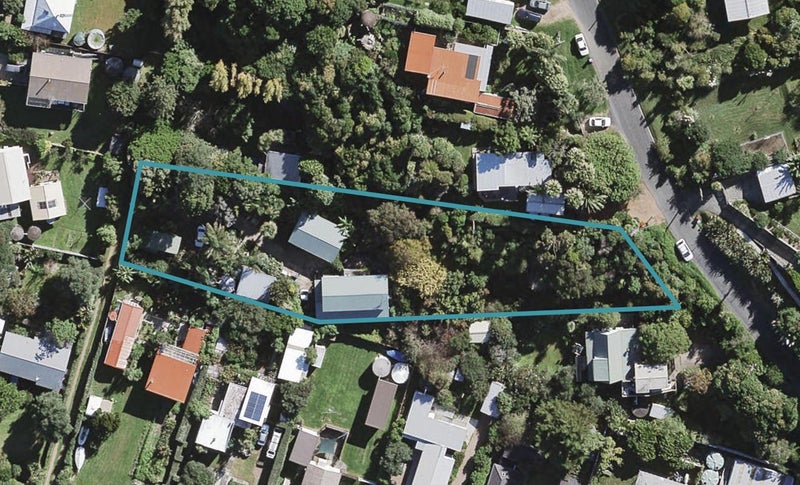 39 Kiwi Street, Oneroa, Waiheke Island - Carousel 1