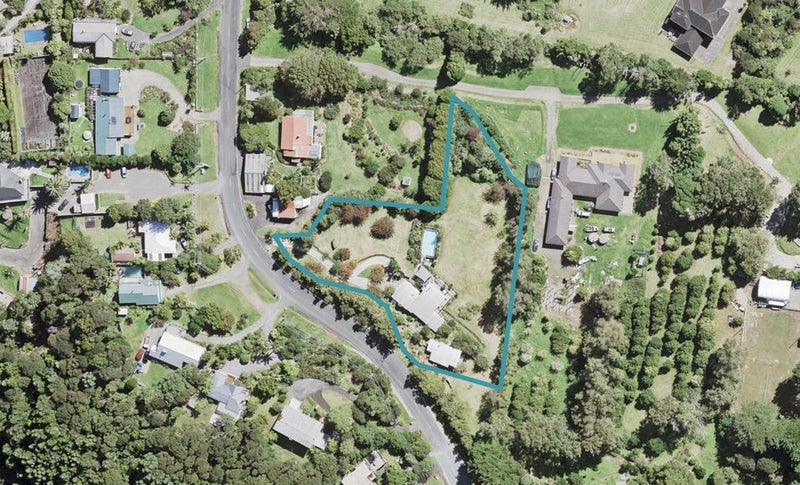 162 Parker Road, Oratia, Auckland - Carousel 1