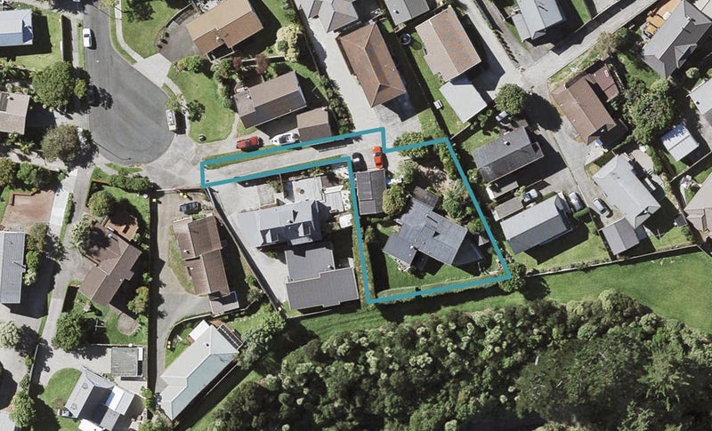 12 Seaglen Place, Botany Downs, Auckland - Carousel 1