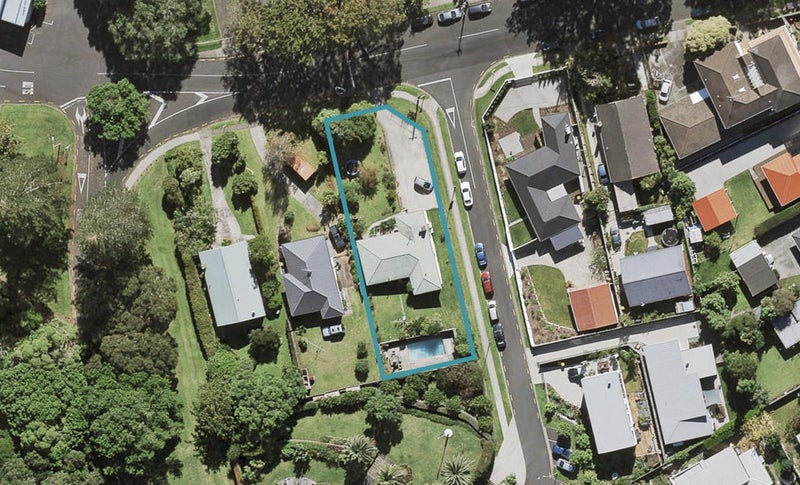 9 Domain Road, Mangere Bridge, Auckland - Carousel 1