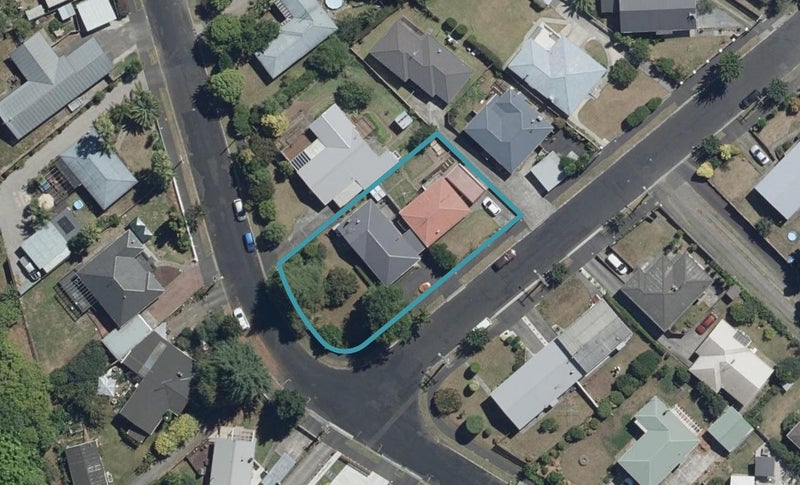 100 Storey Avenue, Forest Lake, Hamilton - Carousel 1