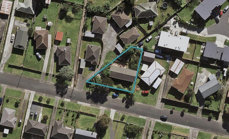 13 Laxon Avenue, Otara, Auckland - Carousel 1
