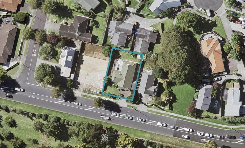 204 Cascades Road, Highland Park, Auckland - Carousel 1
