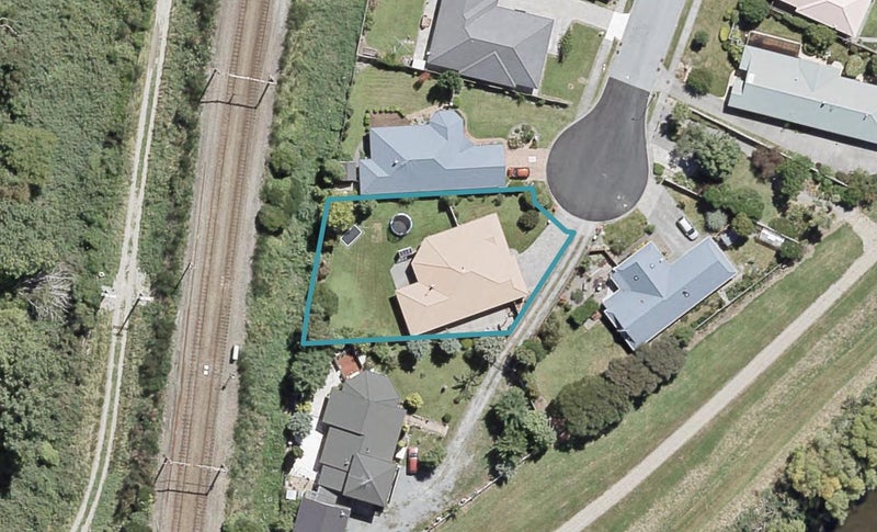 29 Mary Huse Grove, Manor Park, Lower Hutt - Carousel 1