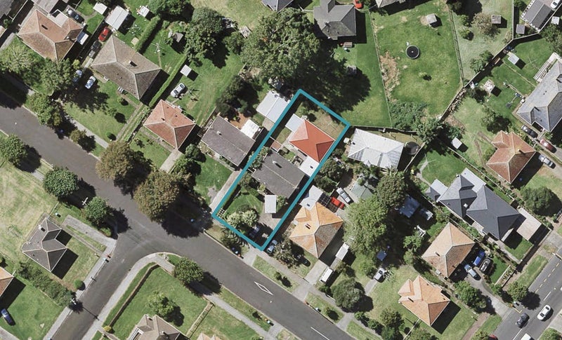39 Stewart Avenue, Panmure, Auckland - Carousel 1