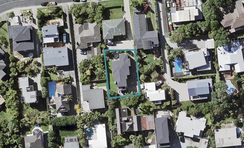 17A Castor Bay Road, Castor Bay, Auckland - Carousel 1