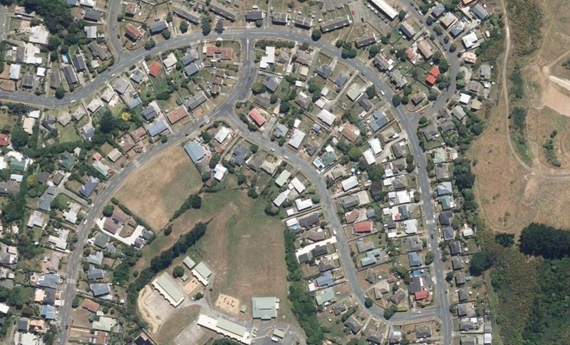 27A Paenui Street, Titahi Bay, Porirua - Carousel 1