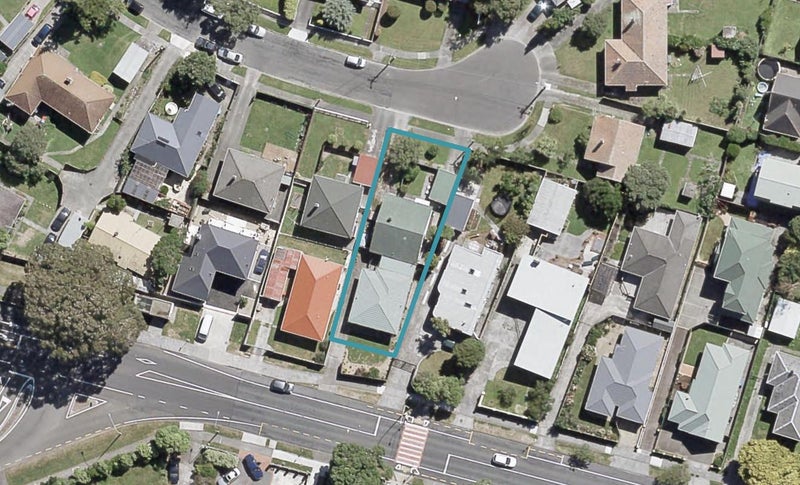 1/8 Brown Grove, Fairfield, Lower Hutt - Carousel 1