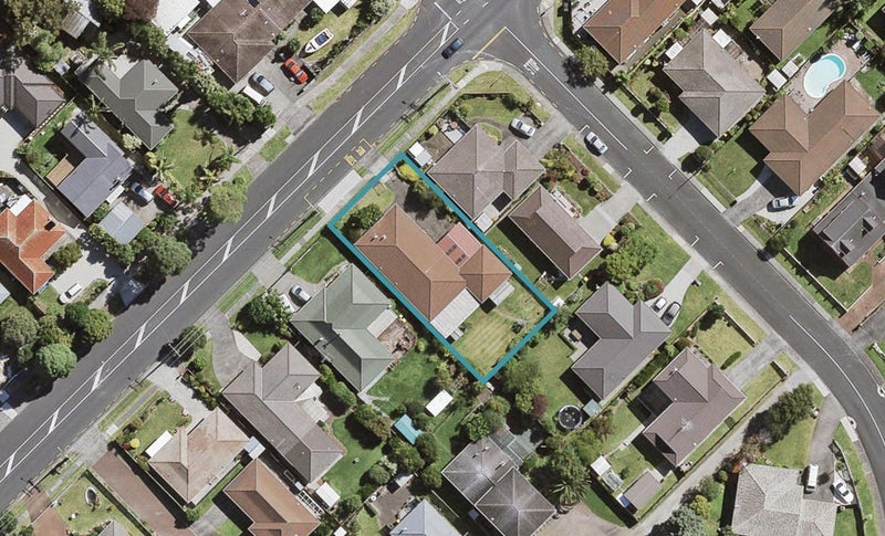26 Sturges Road, Henderson, Auckland - Carousel 1