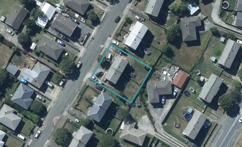 30 Westmeath Street, Waitangirua, Porirua - Carousel 1
