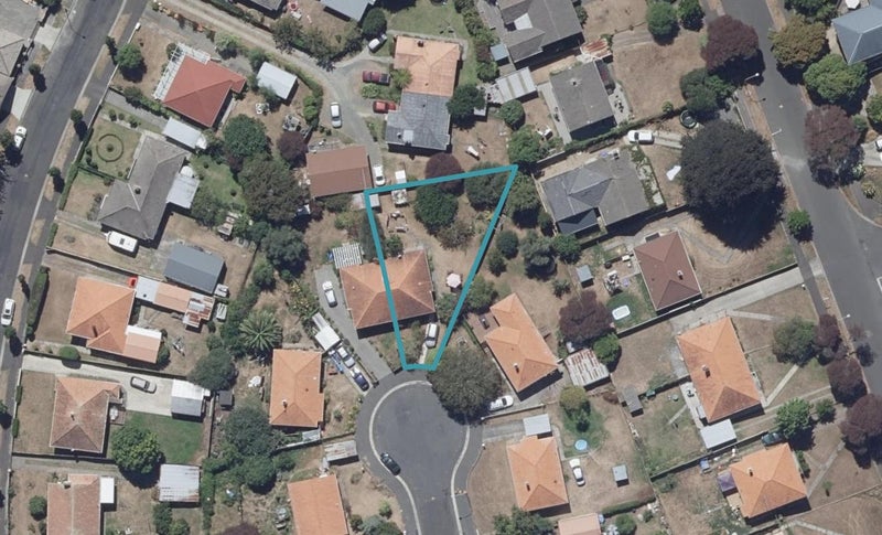 13 Fergusson Street, Hamilton East, Hamilton - Carousel 1