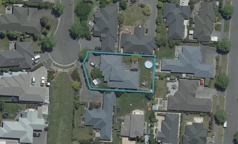 7 Vaughan Way, Redwood, Christchurch - Carousel 1