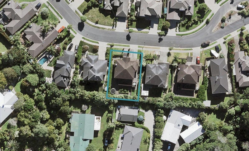 25 Dressage Lane, Greenhithe, Auckland - Carousel 1