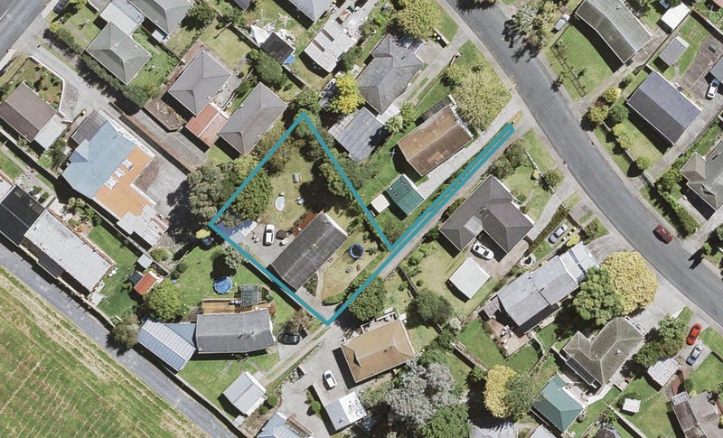 9 Parma Place, Henderson, Auckland - Carousel 1