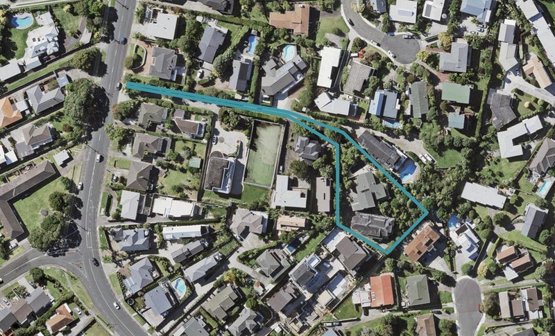 1/103 East Coast Road, Castor Bay, Auckland - Carousel 1