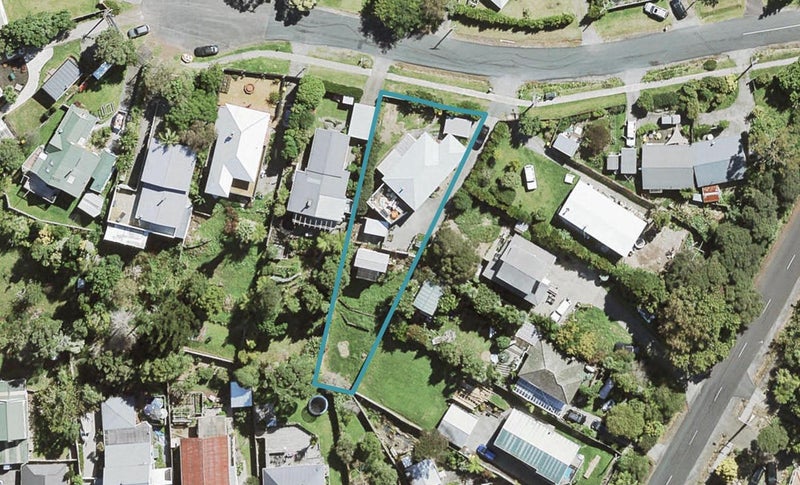 5 Burnham Road, Waitakere, Auckland - Carousel 1