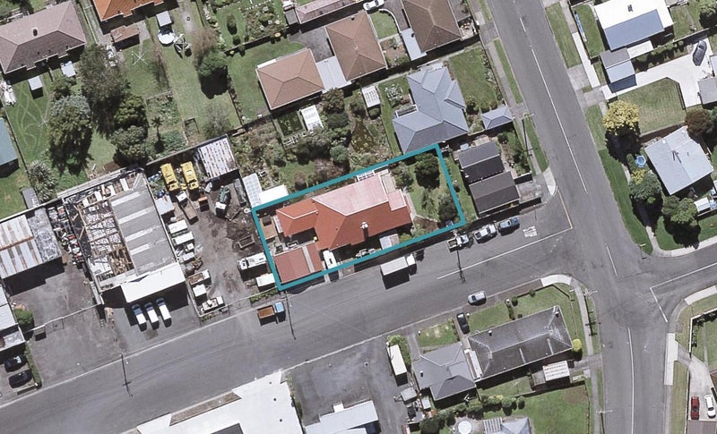 2 Saltash Street, Upper Vogeltown, New Plymouth - Carousel 1