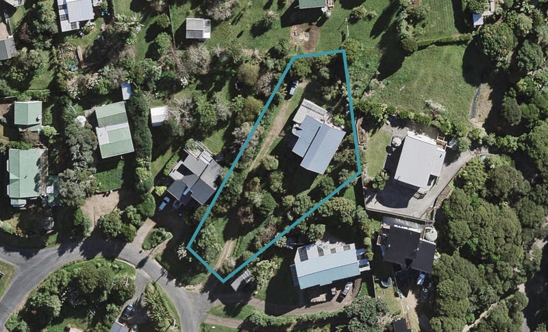 5 Fisher Street, Surfdale, Waiheke Island - Carousel 1