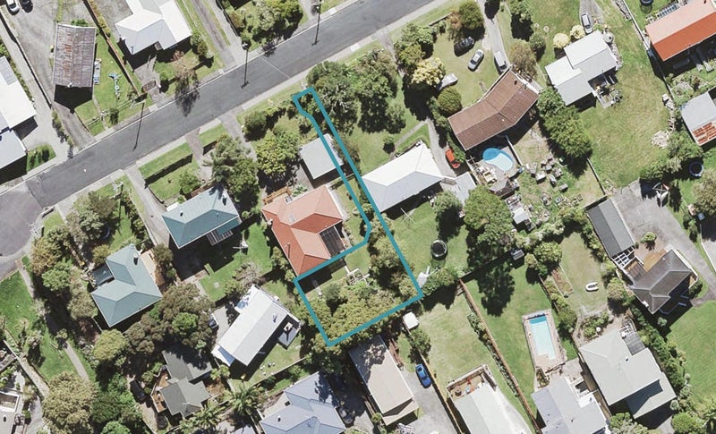 28A Barron Drive, Green Bay, Auckland - Carousel 1