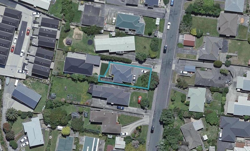 7 Warrington Grove, Newlands, Wellington - Carousel 1