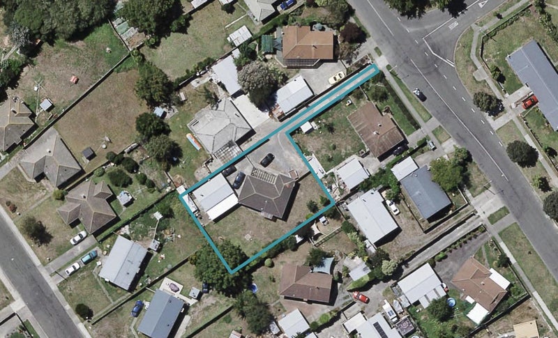 903 Collinge Road, Mayfair, Hastings - Carousel 1