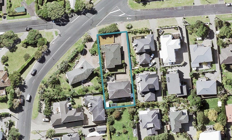 1/1 Beechwood Road, Rothesay Bay, Auckland - Carousel 1