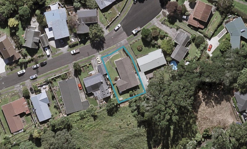 10 Lombardy Place, Whalers Gate, New Plymouth - Carousel 1