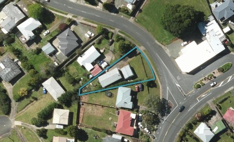 2 Eden Terrace, Kamo, Whangarei - Carousel 1